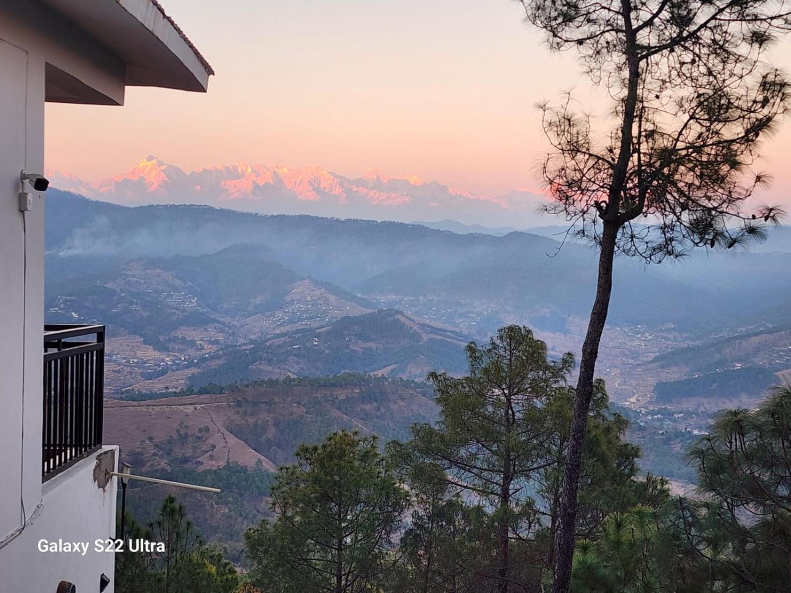 Nandini Cottage, A Premium Boutique Homestay Ránikhet Kültér fotó