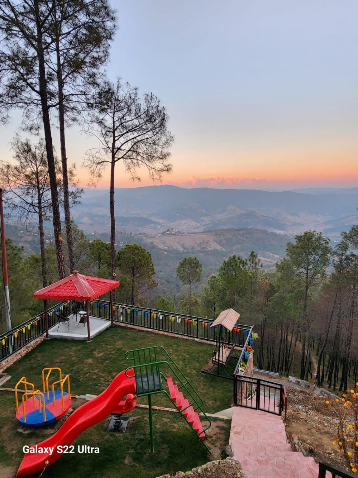 Nandini Cottage, A Premium Boutique Homestay Ránikhet Kültér fotó